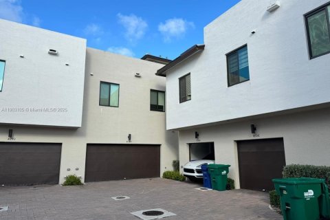 Touwnhouse à louer à Doral, Floride: 3 chambres, 219.81 m2 № 1954939 - photo 7