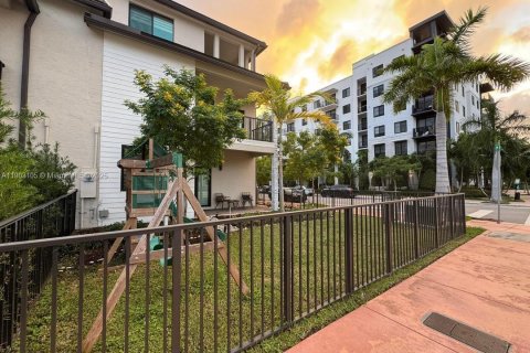 Touwnhouse à louer à Doral, Floride: 3 chambres, 219.81 m2 № 1954939 - photo 6