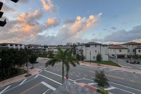 Touwnhouse à louer à Doral, Floride: 3 chambres, 219.81 m2 № 1954939 - photo 11
