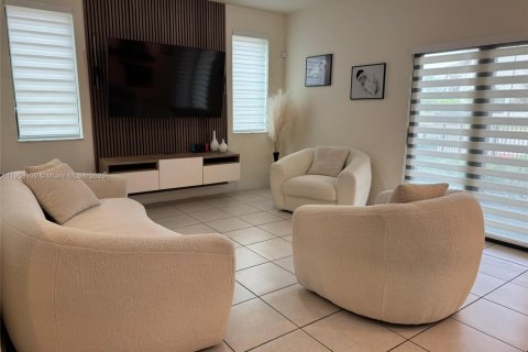 Touwnhouse à louer à Doral, Floride: 3 chambres, 219.81 m2 № 1954939 - photo 28