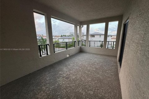 Touwnhouse à louer à Doral, Floride: 3 chambres, 219.81 m2 № 1954939 - photo 16