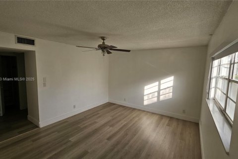 Copropriété à vendre à Dania Beach, Floride: 2 chambres, 94.76 m2 № 1977297 - photo 10