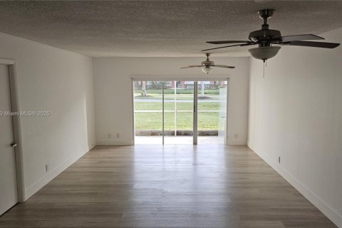 Copropriété à vendre à Dania Beach, Floride: 2 chambres, 94.76 m2 № 1977297 - photo 3