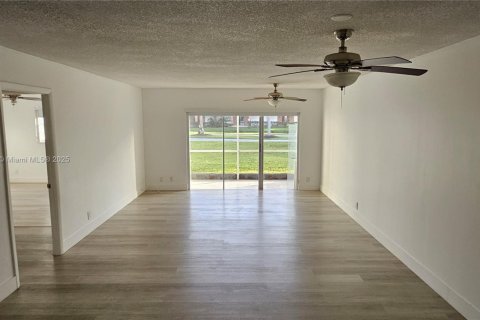 Copropriété à vendre à Dania Beach, Floride: 2 chambres, 94.76 m2 № 1977297 - photo 1