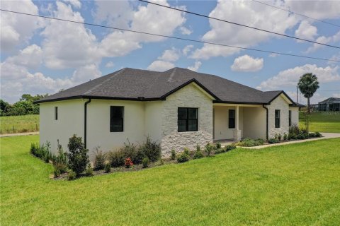 House in Babson Park, Florida 4 bedrooms, 218.69 sq.m. № 1851896 - photo 2