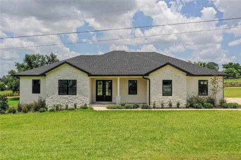House in Babson Park, Florida 4 bedrooms, 218.69 sq.m. № 1851896 - photo 1