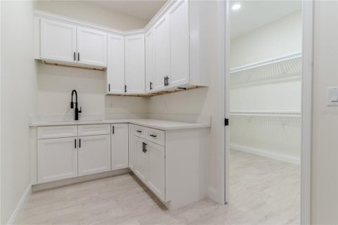 House in Babson Park, Florida 4 bedrooms, 218.69 sq.m. № 1851896 - photo 18