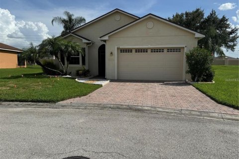 House in Winter Haven, Florida 3 bedrooms, 179.77 sq.m. № 2198175