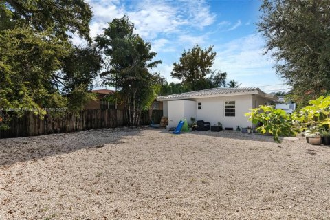 Casa en alquiler en Miami, Florida, 2 dormitorios, 65.03 m2 № 1893055 - foto 15