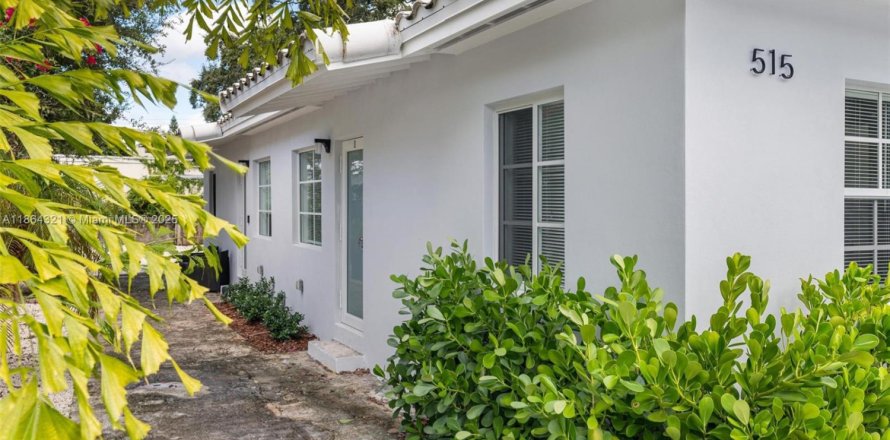 Casa en Miami, Florida 2 dormitorios, 65.03 m2 № 1893055