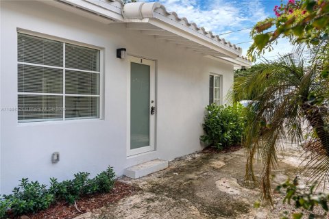 Casa en alquiler en Miami, Florida, 2 dormitorios, 65.03 m2 № 1893055 - foto 16