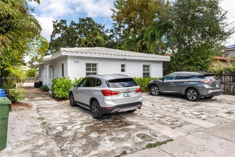 Casa en alquiler en Miami, Florida, 2 dormitorios, 65.03 m2 № 1893055 - foto 3