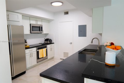 Купить кондоминиум в Майами, Флорида 2 спальни, 136.29м2, № 1958338 - фото 7