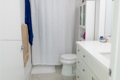 Купить кондоминиум в Майами, Флорида 2 спальни, 136.29м2, № 1958338 - фото 16