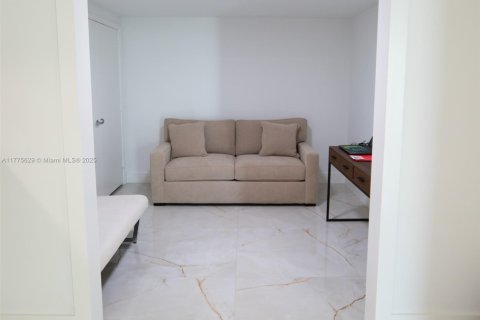 Купить кондоминиум в Майами, Флорида 2 спальни, 136.29м2, № 1958338 - фото 12