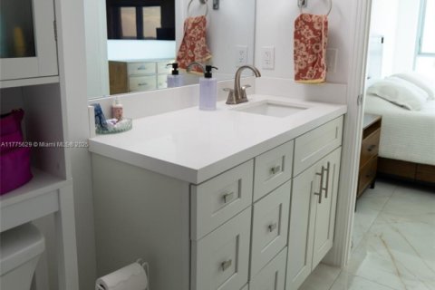 Купить кондоминиум в Майами, Флорида 2 спальни, 136.29м2, № 1958338 - фото 17