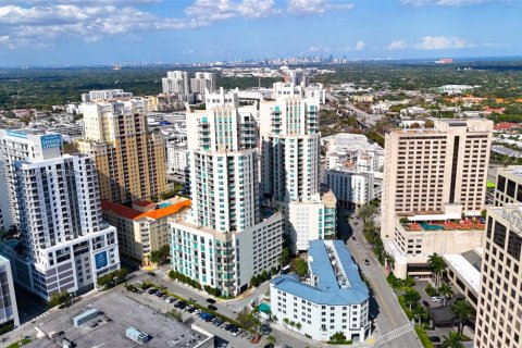Купить кондоминиум в Майами, Флорида 2 спальни, 136.29м2, № 1958338 - фото 1