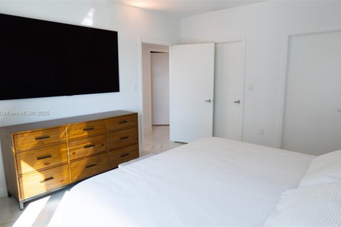 Купить кондоминиум в Майами, Флорида 2 спальни, 136.29м2, № 1958338 - фото 15