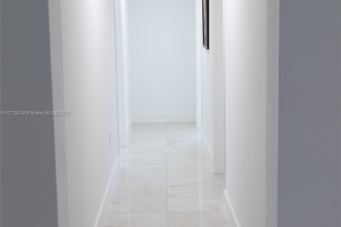 Купить кондоминиум в Майами, Флорида 2 спальни, 136.29м2, № 1958338 - фото 13