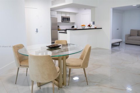 Купить кондоминиум в Майами, Флорида 2 спальни, 136.29м2, № 1958338 - фото 8