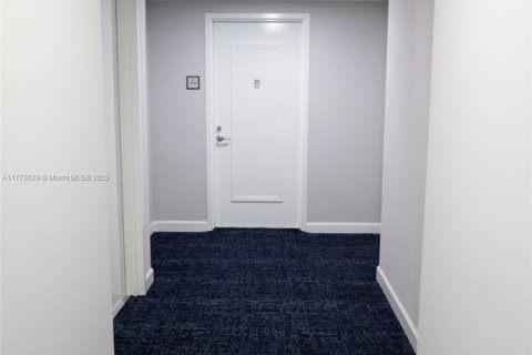 Купить кондоминиум в Майами, Флорида 2 спальни, 136.29м2, № 1958338 - фото 26