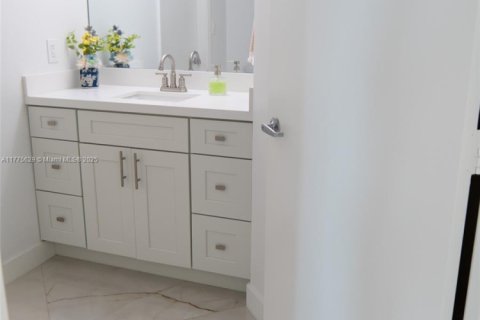 Купить кондоминиум в Майами, Флорида 2 спальни, 136.29м2, № 1958338 - фото 21