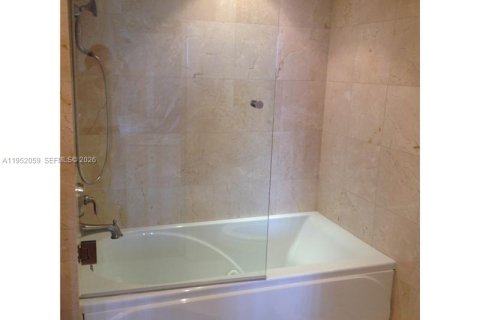 Купить кондоминиум в Майами-Бич, Флорида 2 спальни, 110.55м2, № 2055085 - фото 12