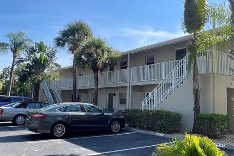 Condo in Sarasota, Florida, 1 bedroom  № 1831242 - photo 3
