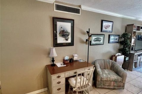 Condo in Sarasota, Florida, 1 bedroom  № 1831242 - photo 13