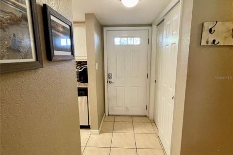 Condo in Sarasota, Florida, 1 bedroom  № 1831242 - photo 4