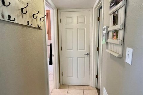 Condo in Sarasota, Florida, 1 bedroom  № 1831242 - photo 19