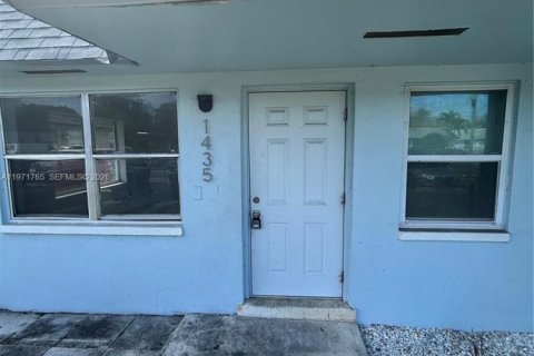 Casa en alquiler en Fort Lauderdale, Florida, 3 dormitorios, 232.63 m2 № 2033850 - foto 2