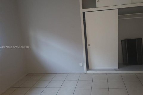 Casa en alquiler en Fort Lauderdale, Florida, 3 dormitorios, 232.63 m2 № 2033850 - foto 6