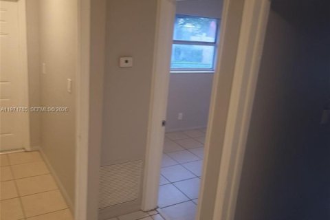 Casa en alquiler en Fort Lauderdale, Florida, 3 dormitorios, 232.63 m2 № 2033850 - foto 8
