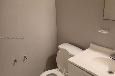 Casa en alquiler en Fort Lauderdale, Florida, 3 dormitorios, 232.63 m2 № 2033850 - foto 11