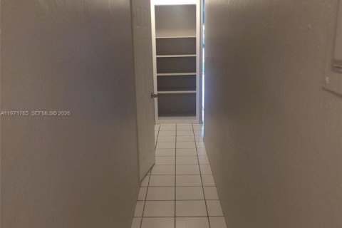 Casa en alquiler en Fort Lauderdale, Florida, 3 dormitorios, 232.63 m2 № 2033850 - foto 16