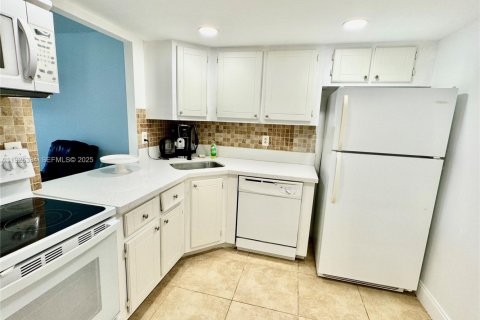 Condo à Hallandale Beach, Floride, 1 chambre  № 2038138