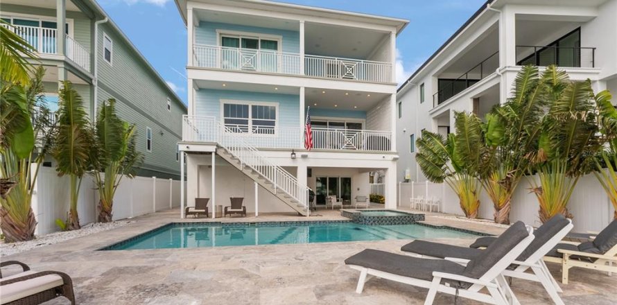 Casa en Indian Rocks Beach, Florida 4 dormitorios, 315.87 m2 № 1687002