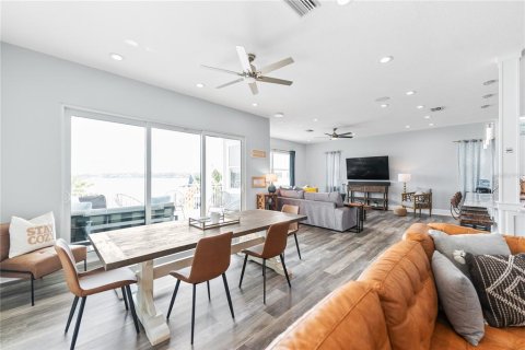Casa en venta en Indian Rocks Beach, Florida, 4 dormitorios, 315.87 m2 № 1687002 - foto 20