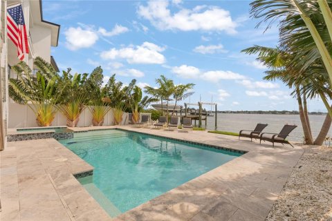 Casa en venta en Indian Rocks Beach, Florida, 4 dormitorios, 315.87 m2 № 1687002 - foto 5