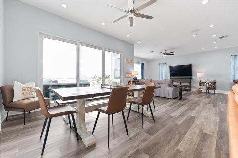 Casa en venta en Indian Rocks Beach, Florida, 4 dormitorios, 315.87 m2 № 1687002 - foto 21