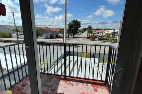 Condo in Hialeah, Florida, 2 bedrooms  № 2041487 - photo 21