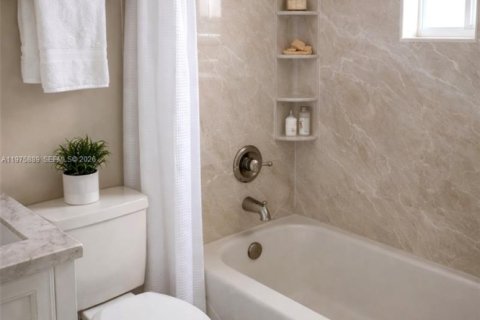 Condo in Hialeah, Florida, 2 bedrooms  № 2041487 - photo 17