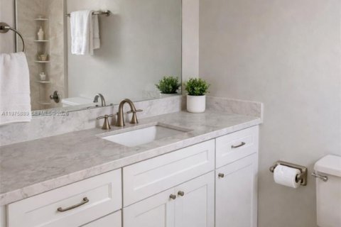 Condo in Hialeah, Florida, 2 bedrooms  № 2041487 - photo 15