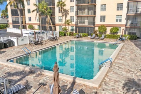 Condominio en venta en Bradenton, Florida, 2 dormitorios, 87.33 m2 № 1787610 - foto 24