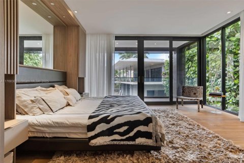 House in Key Biscayne, Florida 6 bedrooms, 484.58 sq.m. № 1862373 - photo 26