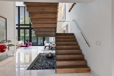House in Key Biscayne, Florida 6 bedrooms, 484.58 sq.m. № 1862373 - photo 9