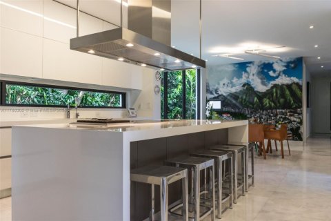 House in Key Biscayne, Florida 6 bedrooms, 484.58 sq.m. № 1862373 - photo 18