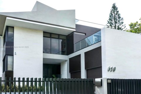 House in Key Biscayne, Florida 6 bedrooms, 484.58 sq.m. № 1862373 - photo 2