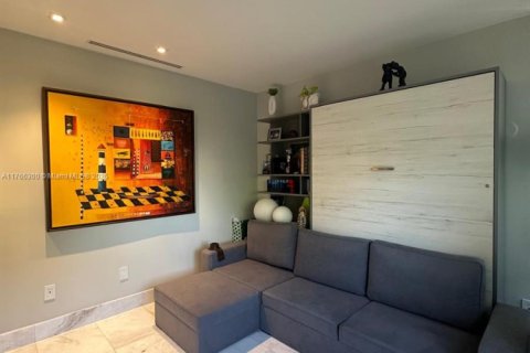 House in Key Biscayne, Florida 6 bedrooms, 484.58 sq.m. № 1862373 - photo 17